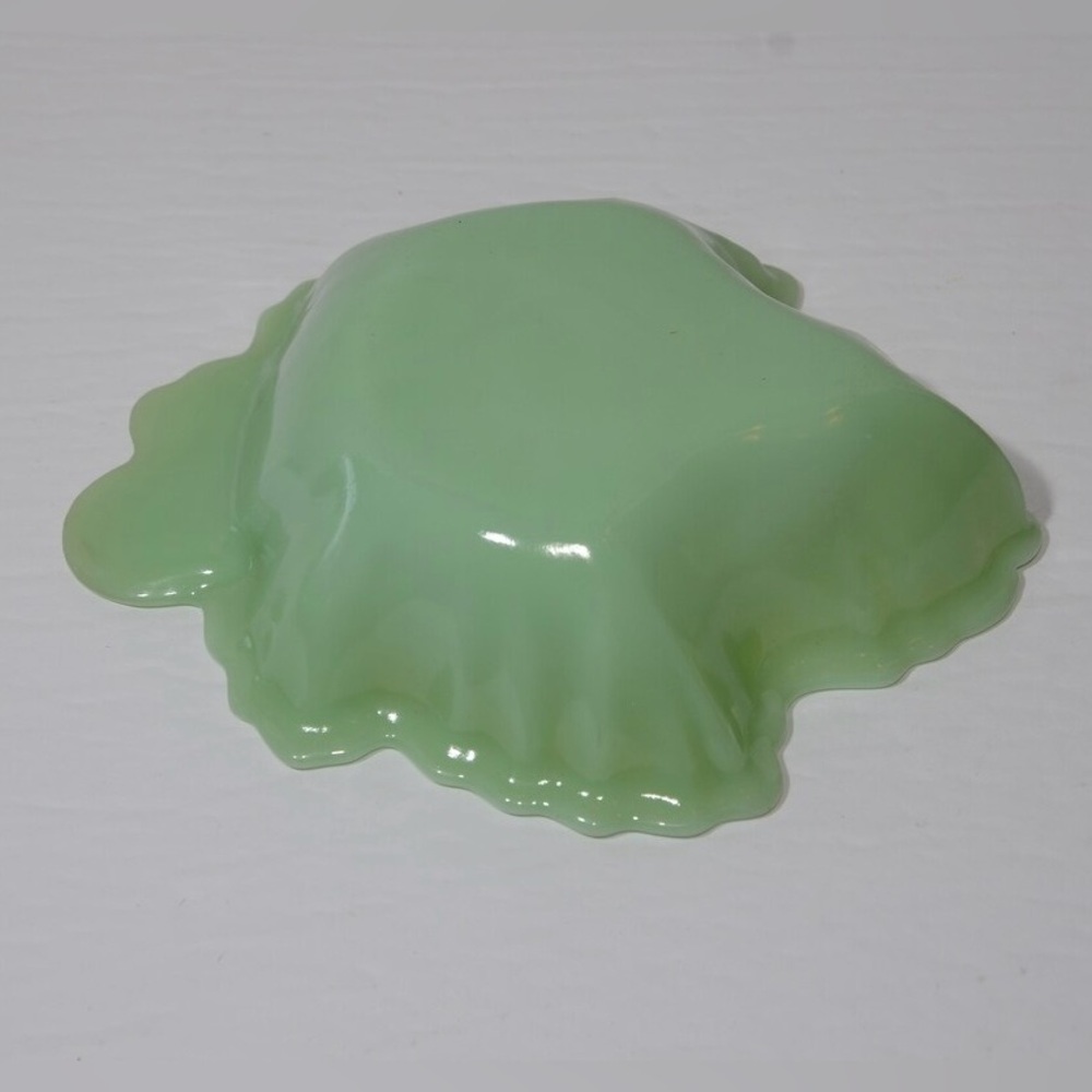 VTG Fire-King Jadeite Maple Leaf Dish Anchor Hocking Mint 6.5" - Picture 8 of 8